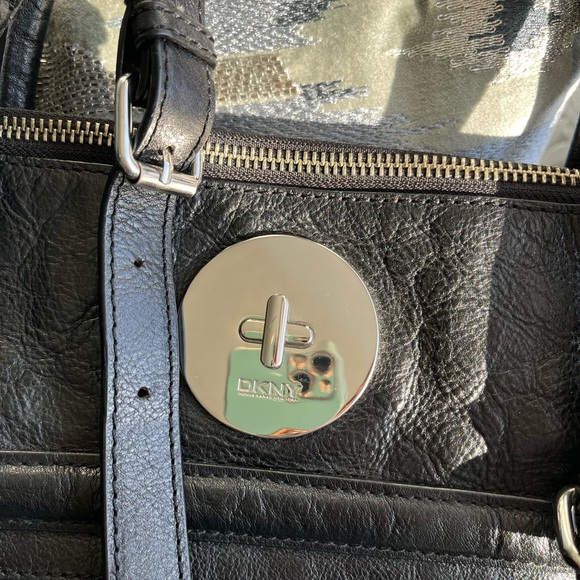 DKNY beautiful Black thick Leather Handbag - Picture 3 of 15